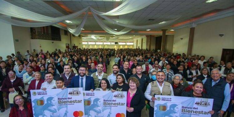 Más de 1,250 mujeres en Saltillo reciben la tarjeta de la Pensión Mujeres Bienestar