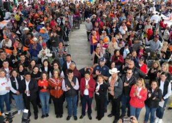 Rector de la UAT inaugura las jornadas “Abrigando Corazones”