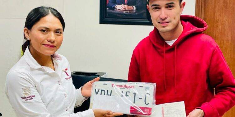 Facilitan pago de derechos vehiculares y entrega de placas para tamaulipecos que radican en Nuevo León