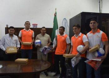 El club de futbol Correcaminos contribuye en actividades deportivas del CEDES Victoria
