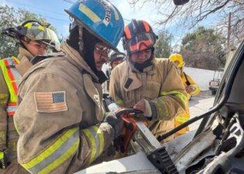 Refuerzan capacitación de Protección Civil y Bomberos en Parras