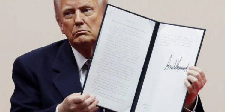 Trump declara el inglés como idioma oficial de EE.UU.