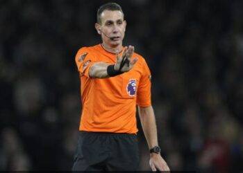 UEFA Suspende al Árbitro Inglés David Coote Hasta 2026 por Conducta Inapropiada