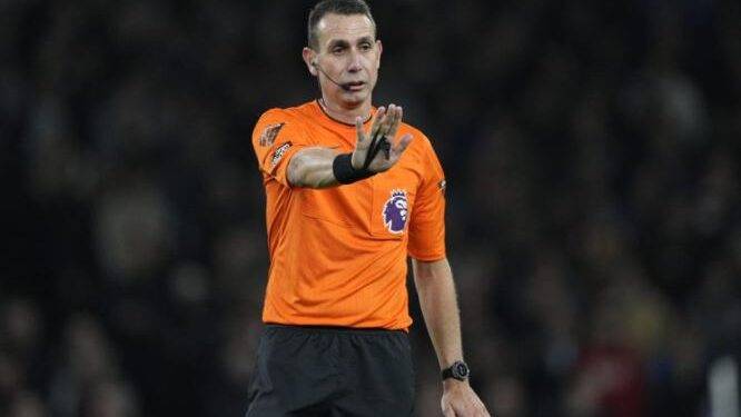 UEFA Suspende al Árbitro Inglés David Coote Hasta 2026 por Conducta Inapropiada