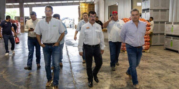 Fortalece rector vinculación de la UAT con el sector agroindustrial