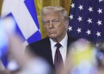 Trump firma orden ejecutiva para reformar elecciones en EE.UU. y exigir prueba de ciudadanía para votar