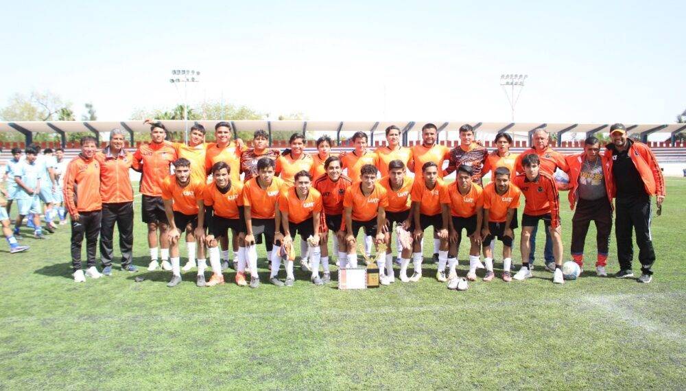 Se corona Correcaminos en Futbol Estudiantil, por 75 aniversario de la UAT