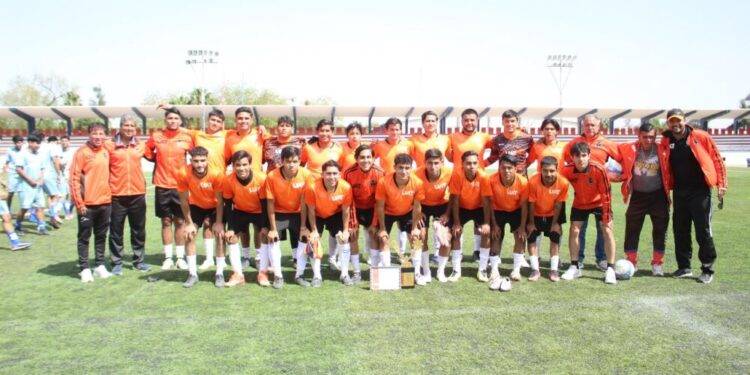 Se corona Correcaminos en Futbol Estudiantil, por 75 aniversario de la UAT