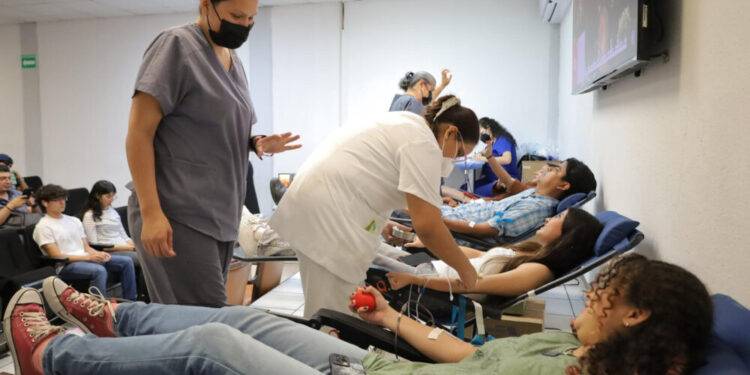 Colabora la UAT en campaña altruista para la donación de sangre