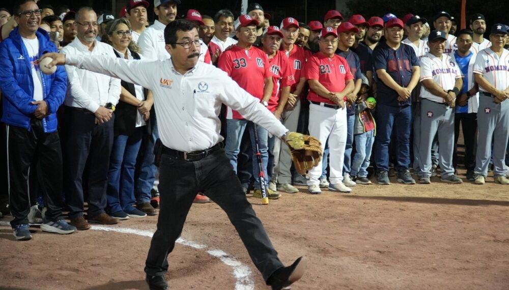 Rector de la UAT inaugura torneos deportivos para docentes y empleados universitarios