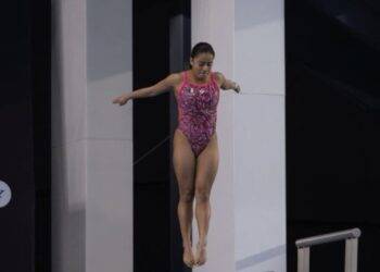 Alejandra Estudillo ejecuta uno de los clavados más difíciles de la historia en la Copa del Mundo