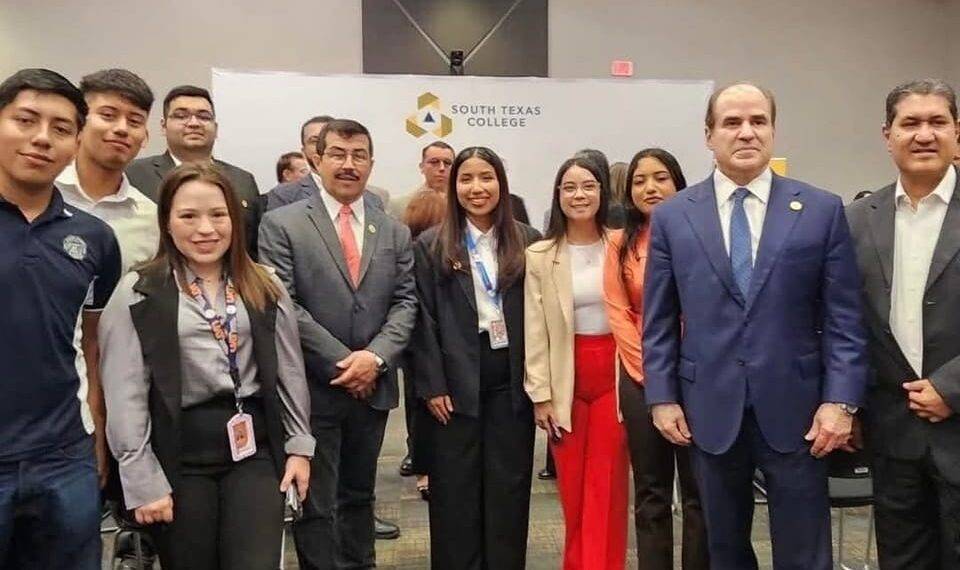 Estudiantes de la UAT destacan en simposio de educación en el South Texas College