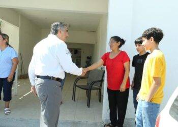 «Aquí estamos para ayudarlos»; Américo y María llevan apoyos a familias de Reynosa