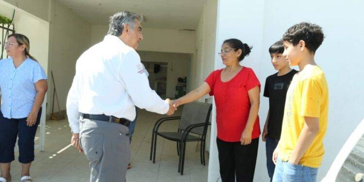 «Aquí estamos para ayudarlos»; Américo y María llevan apoyos a familias de Reynosa