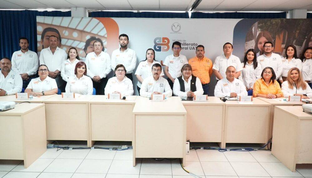 Implementa la UAT prepa en línea