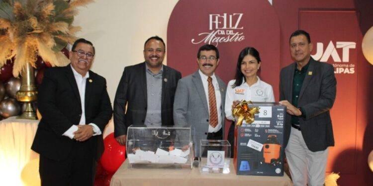 Reafirma rector de la UAT su reconocimiento al personal académico