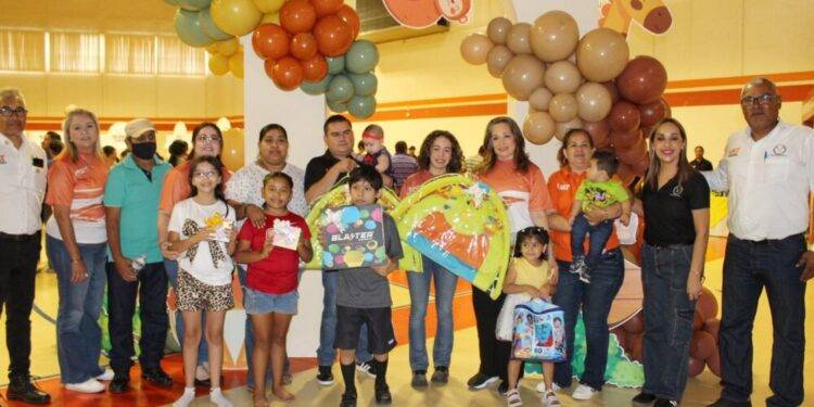 Brinda la UAT festejo a niños y niñas del personal sindicalizado