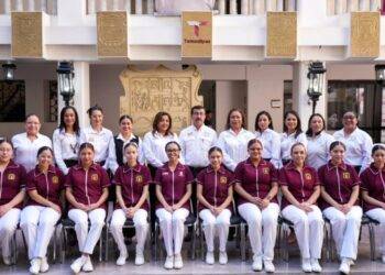 Rector de la UAT reconoce labor humanista de enfermeras y enfermeros