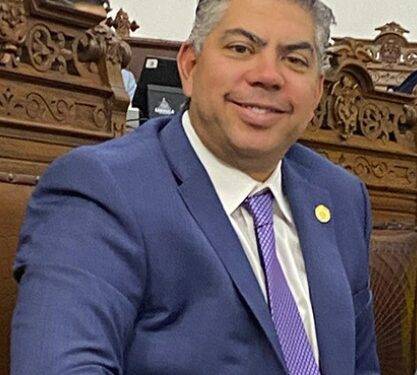 Alternativa para Monclova el sector automotriz: Paredes