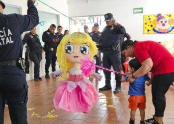 Lleva Policía Estatal alegría a niños en Coahuila