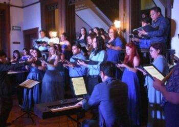 Debuta como director Eri Luna con la Compañía de Ópera