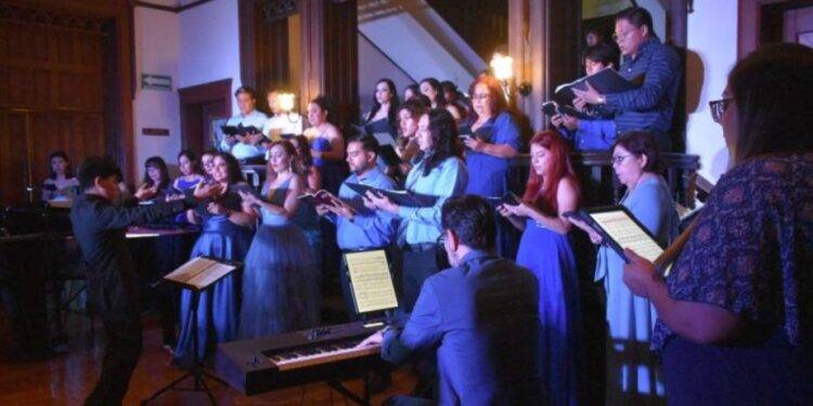 Debuta como director Eri Luna con la Compañía de Ópera