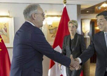 Conversaciones arancelarias entre EEUU y China continuarán el domingo