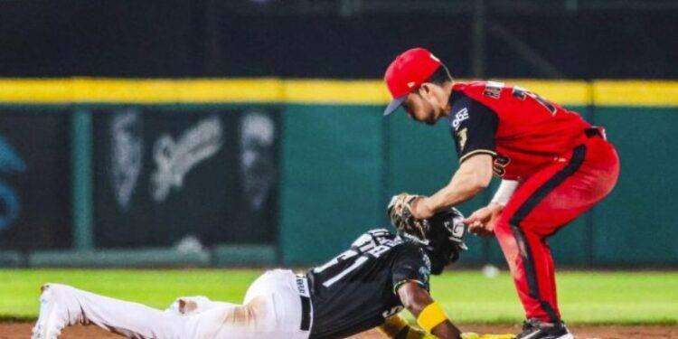 Descarrila Saraperos a Rieleros en Aguascalientes