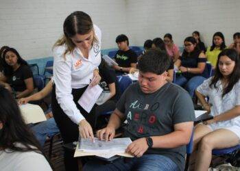 Recibe la UAT a miles de jóvenes en el examen de admisión EXANI-II