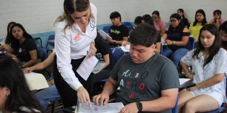 Recibe la UAT a miles de jóvenes en el examen de admisión EXANI-II