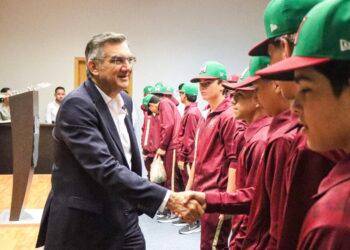 Abanderó gobernador Américo Villarreal a beisbolistas tamaulipecos rumbo a Torneo Latinoamericano