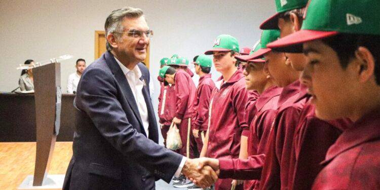 Abanderó gobernador Américo Villarreal a beisbolistas tamaulipecos rumbo a Torneo Latinoamericano