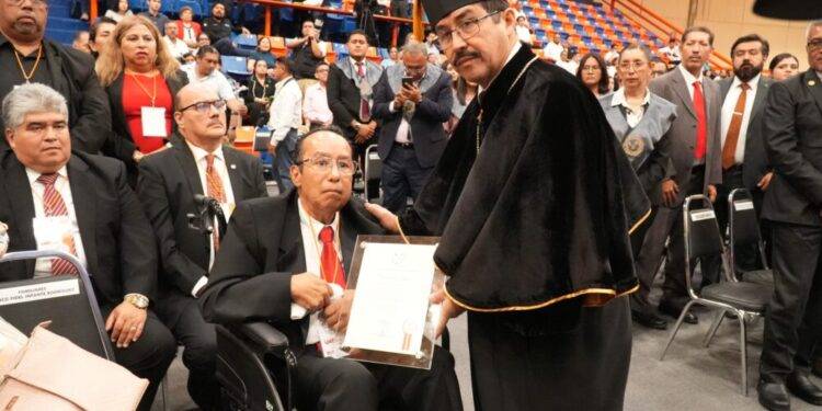 Reconoce la UAT vocación y trayectoria académica de sus docentes