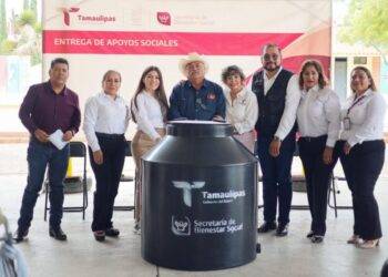 Entrega SEBIEN tinacos en Palmillas