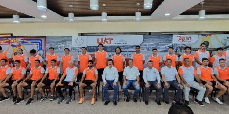 Rector de la UAT presenta oficialmente al equipo Correcaminos para el Torneo Apertura 2025 de la Liga de Expansión