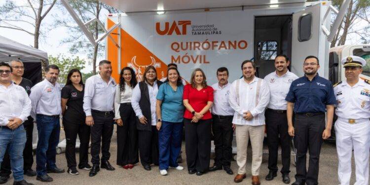 Cuenta la UAT con moderno quirófano móvil veterinario