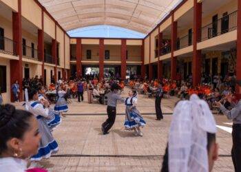 Festeja la UAT a los abuelitos con un paseo al pueblo mágico de Tula