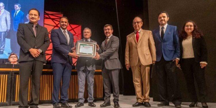 Entregan a la UAT nuevas certificaciones por su calidad educativa
