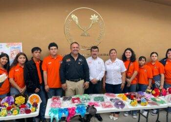 Sostiene rector encuentro con universitarios de Valle Hermoso
