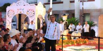 Premian Américo y María concurso estatal de catrinas y catrines