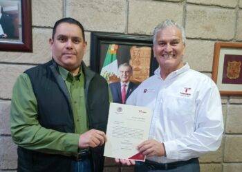 Entrega secretario de Salud nombramientos a funcionarios dentro de la nueva estructura orgánica de esta dependencia