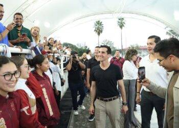 Convive Rommel Pacheco con comunidad deportiva de Tamaulipas