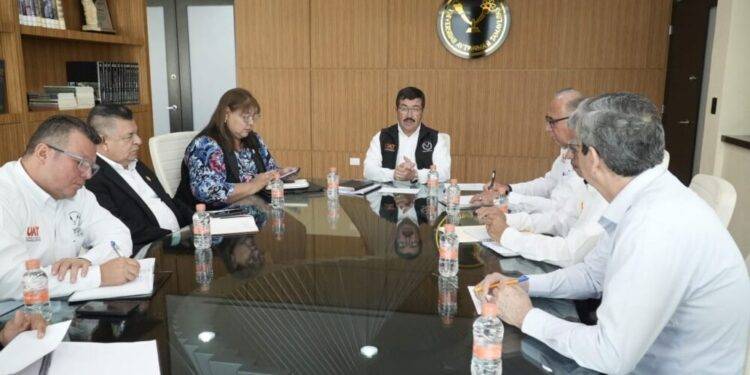 Evalúa rector avances institucionales de la UAT