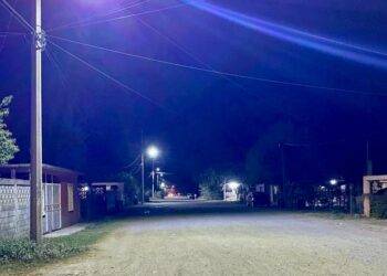 Concluye Gobierno Municipal trabajos de mejoramiento de alumbrado en la colonia Ribereña