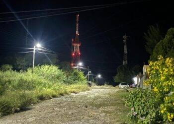 Concluyen trabajos de rehabilitación de luminarias en la colonia Loma Alta
