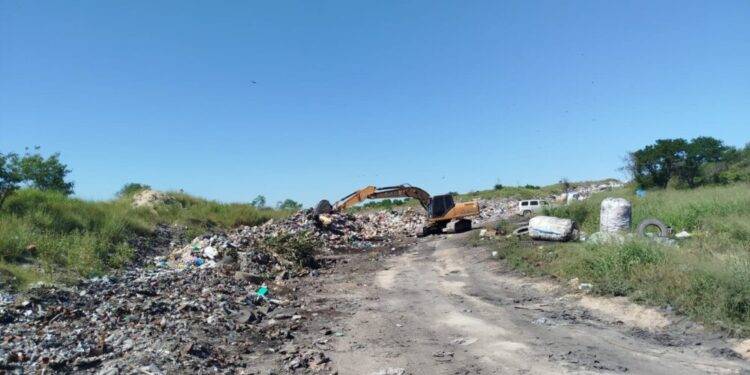 Gobierno Municipal refuerza acciones de limpieza en el basurero de Paso Real