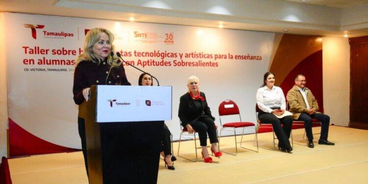 Fortalece SET competencias digitales del magisterio