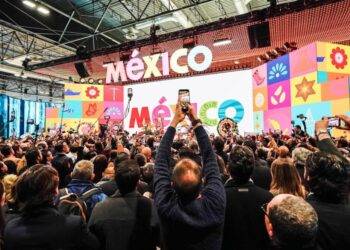 Exploran inversiones en el sur y nuevas rutas aéreas: Turismo