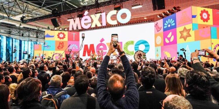 Exploran inversiones en el sur y nuevas rutas aéreas: Turismo