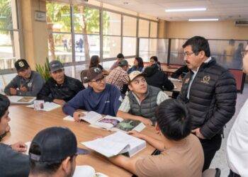 El diálogo con universitarios define el nuevo rumbo de la UAT: rector